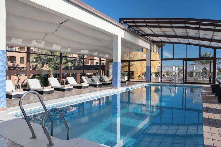 Pool Hotel