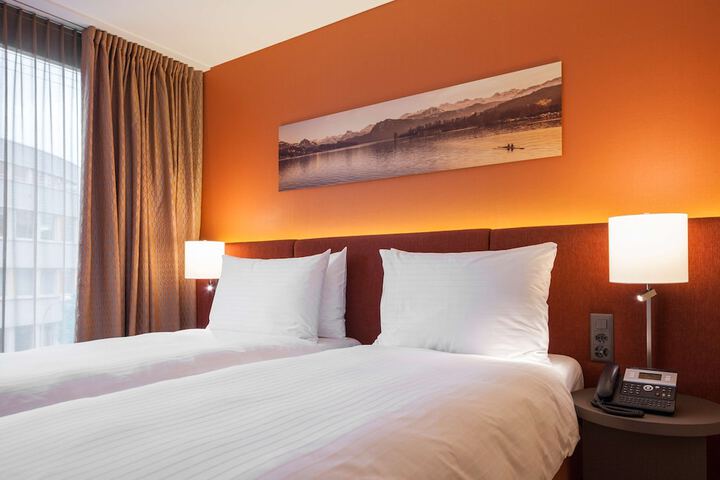Room 40 of 289
