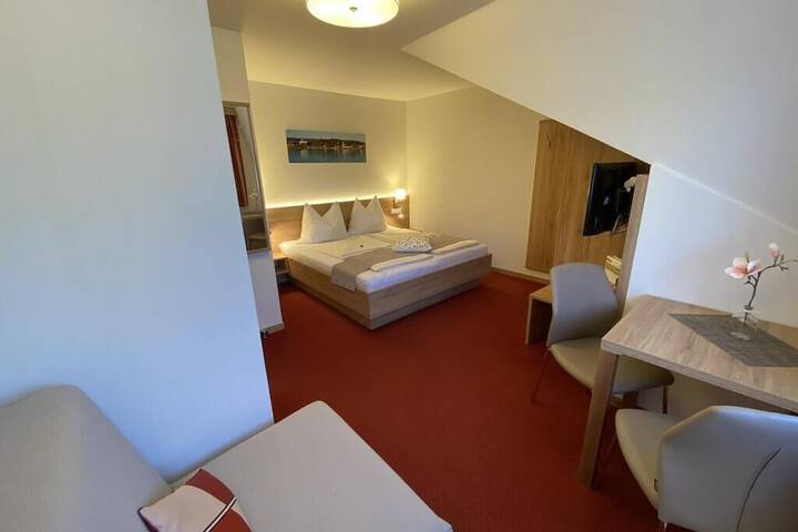 Room 12 of 44