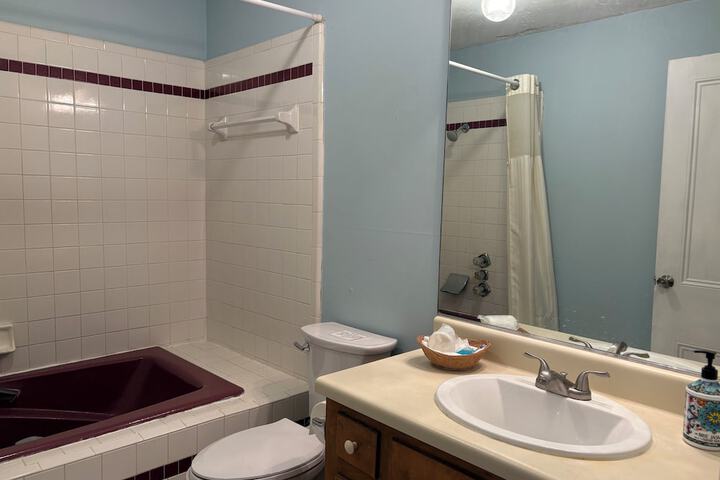 Room 32 of 48