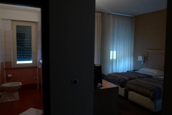 Room 14 of 60