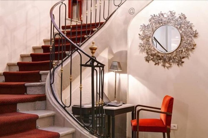 Guest Lobby