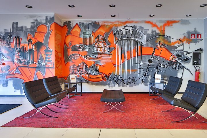 Entrance & Lobby
