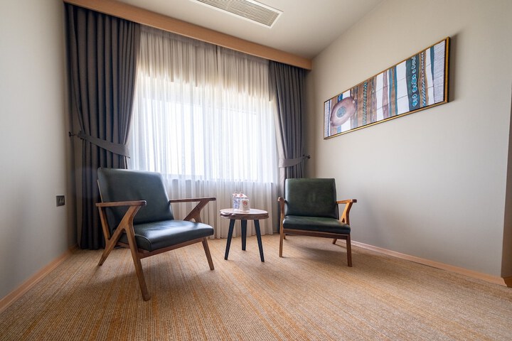 Room 20 of 102
