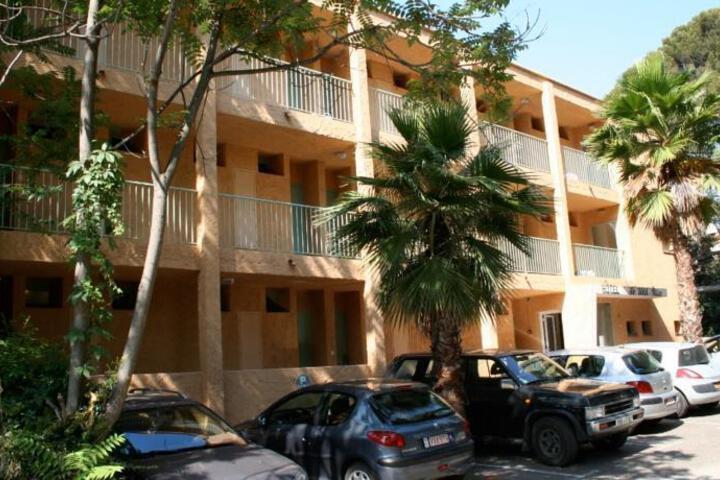 LE PETIT NICE