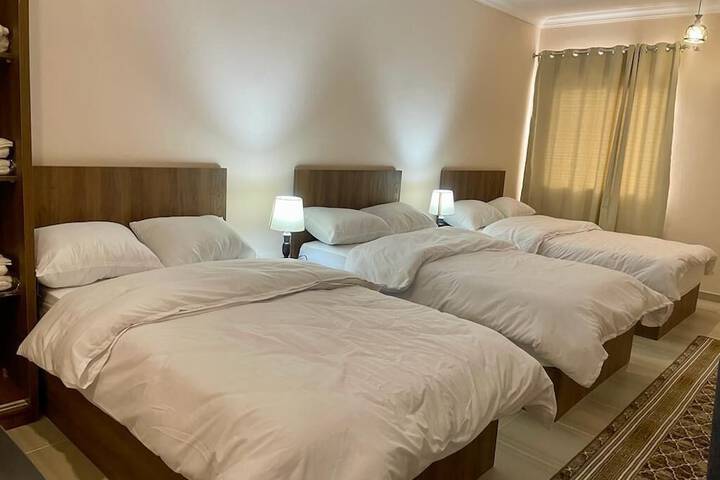 Room 6 of 8