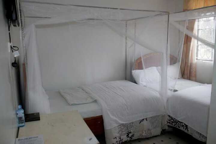 Room 3 of 36