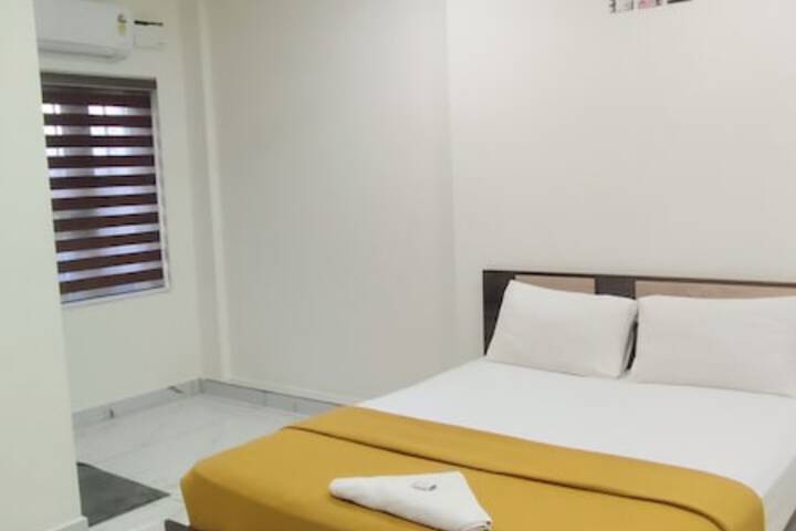 Room 7 of 10