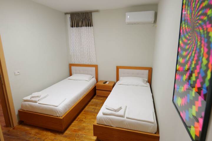 Room 50 of 108