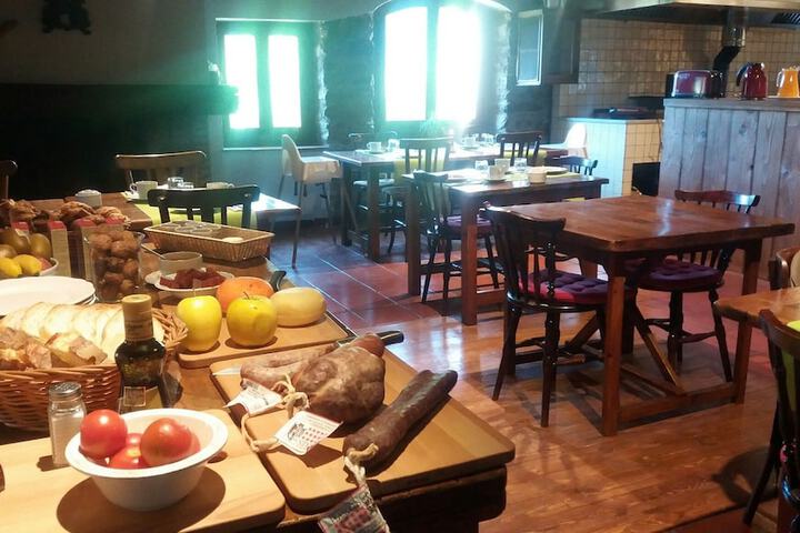 Breakfast/Coffee Service 20 of 29