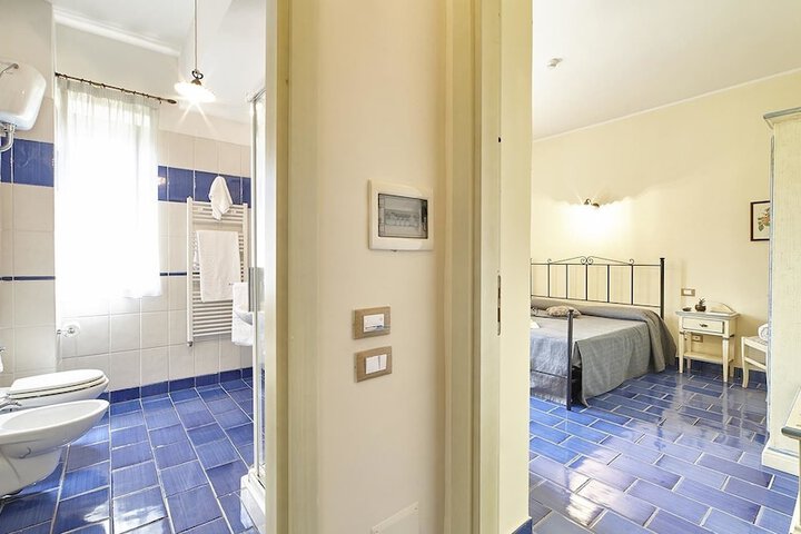Room 2 of 47