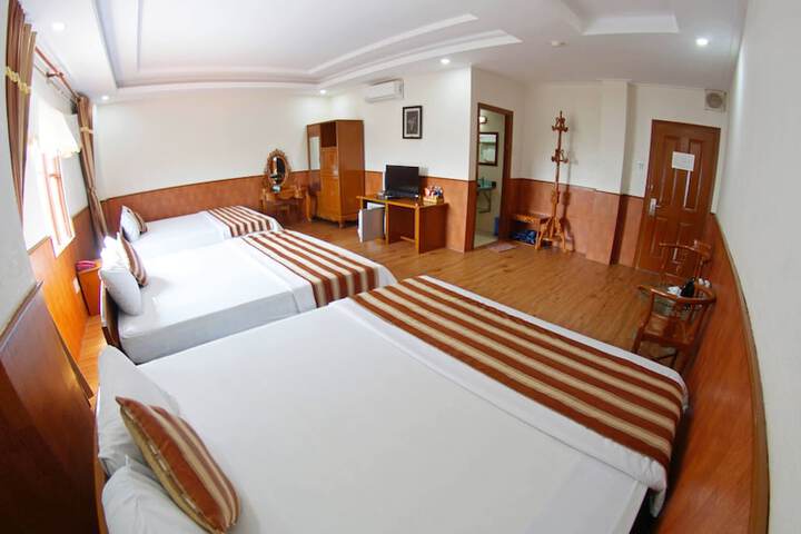 Room 30 of 77
