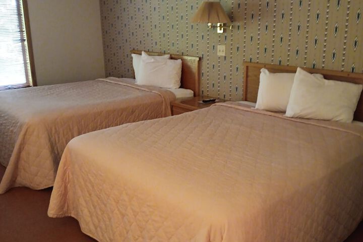 Room 22 of 38