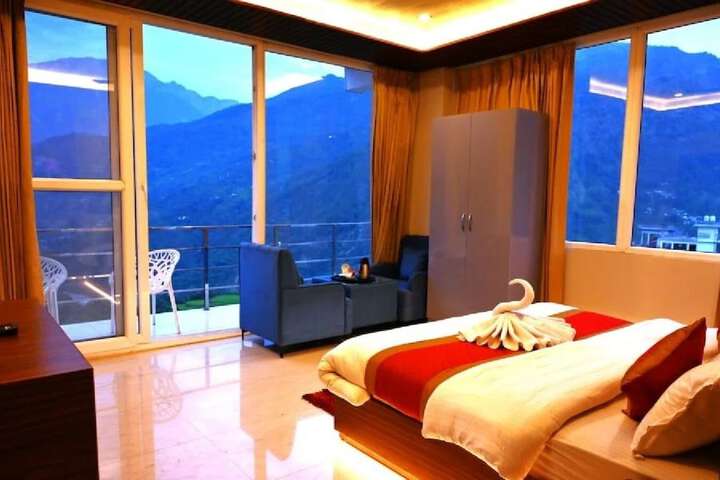 Room 12 of 21