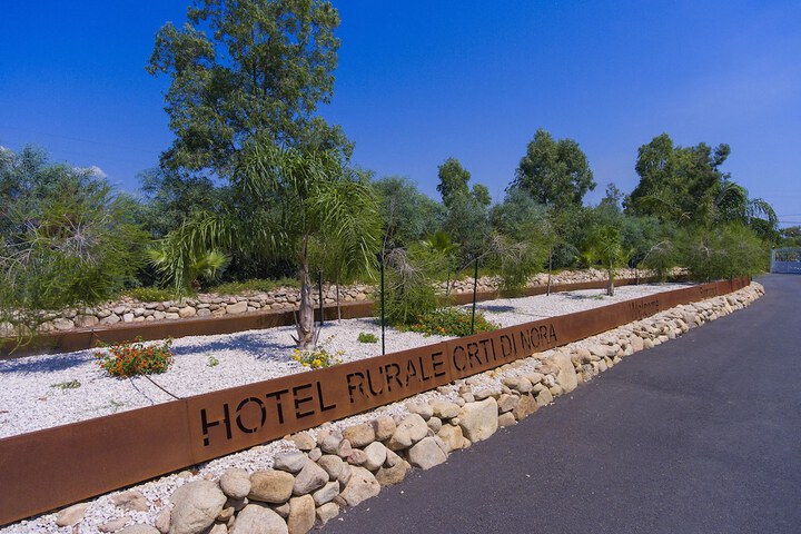 Hotel 2 of 167