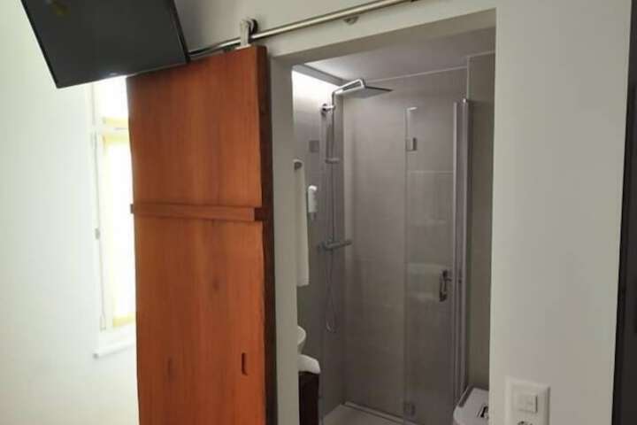 Room 99 of 111