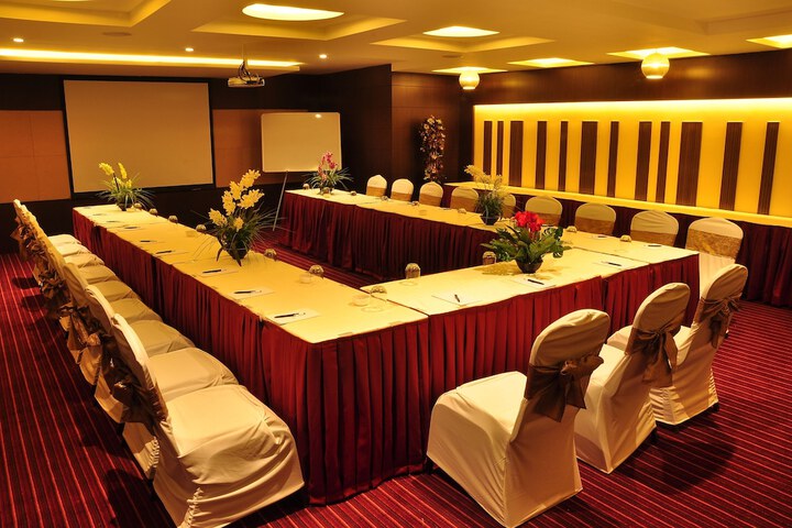 Business Center 55 of 65