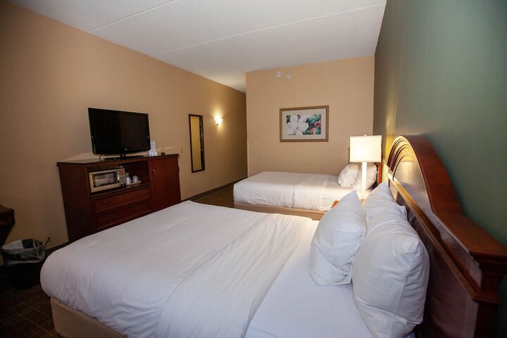 2 Double Beds (6 of 6)