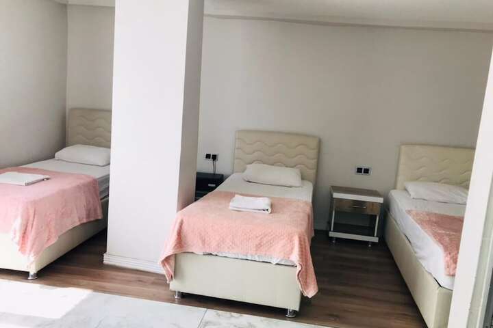 Room 16 of 40