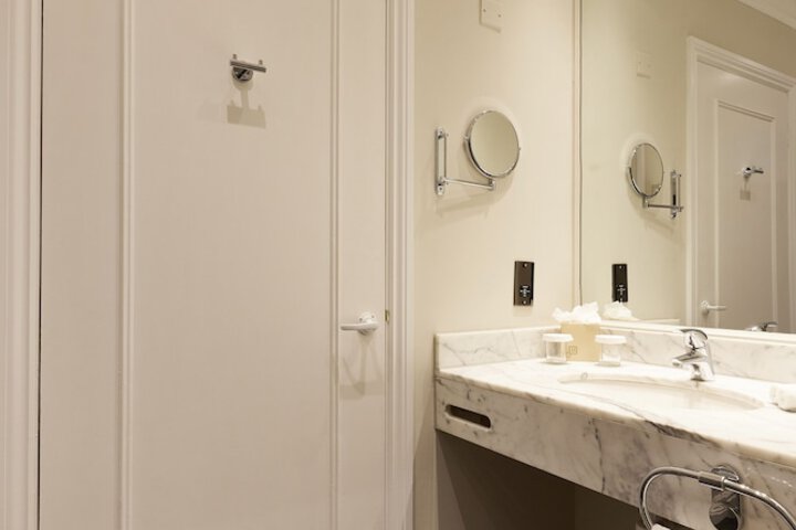 Room 35 of 54