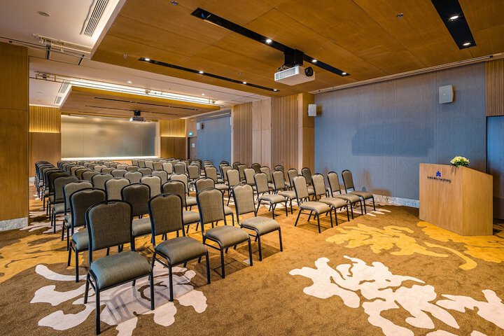 Ballroom/Hall 111 of 139