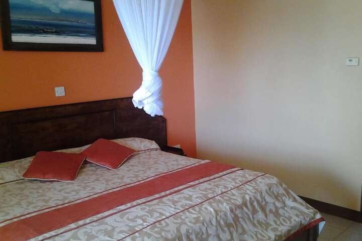 Room 11 of 25