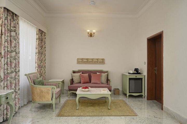 Room 6 of 19