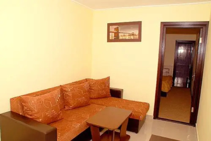 Room 2 of 2