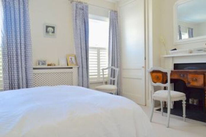Room 11 of 23