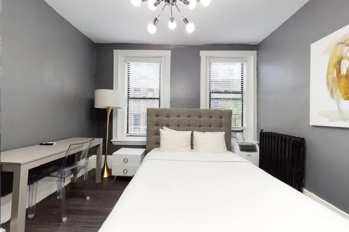 Room 2 of 8