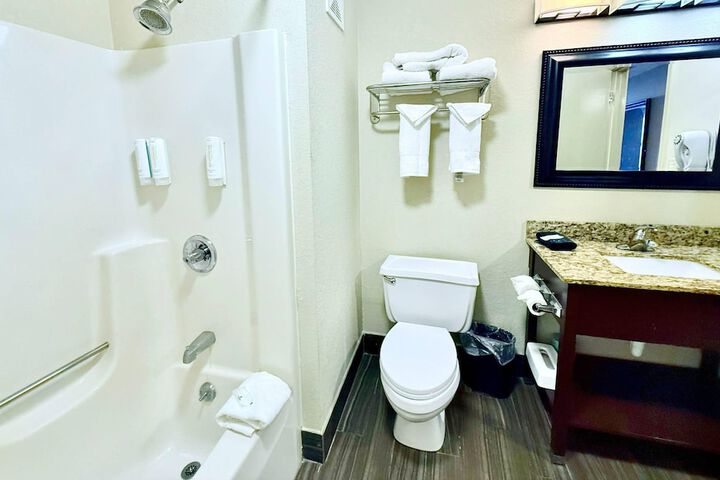 Room 34 of 60