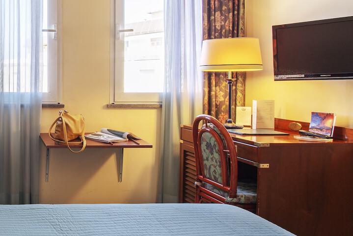 Room 18 of 91