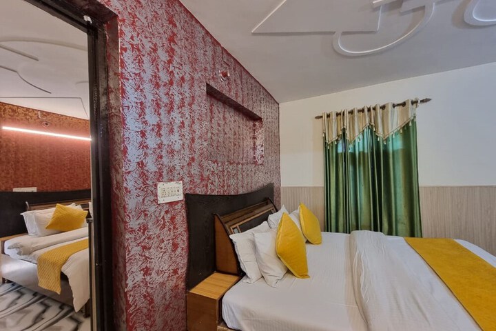 Room 11 of 19