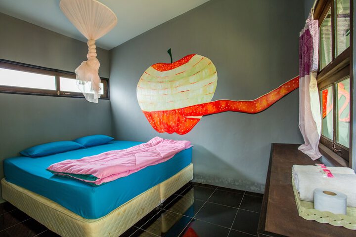 Room 9 of 37