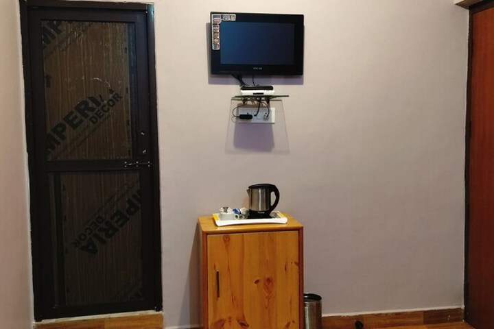 Room 17 of 32