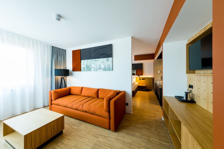 Room 44 of 83