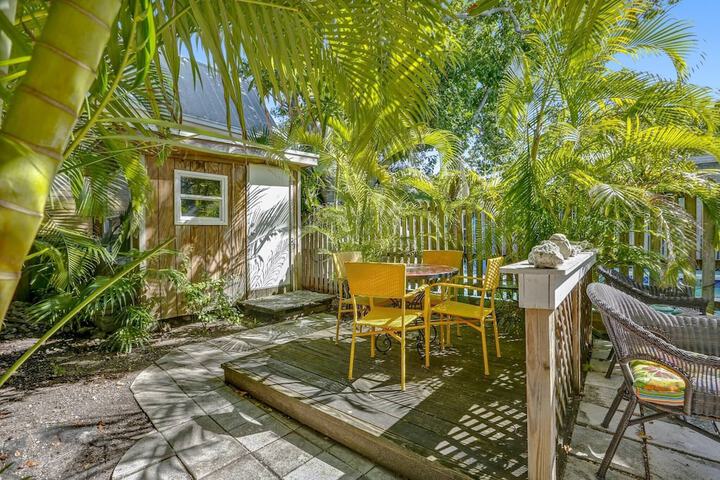 Terrace/Patio 16 of 17