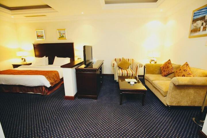 Room 14 of 35