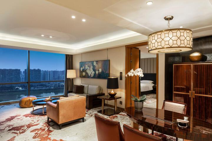 Room 48 of 111