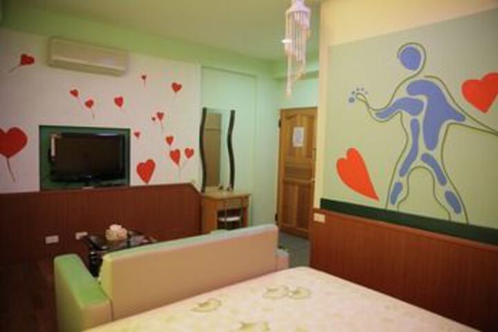 Room 17 of 19
