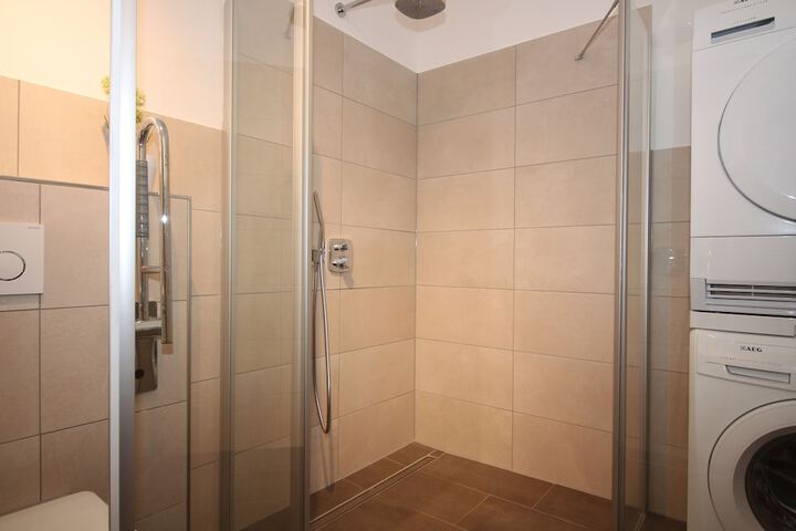 Room 15 of 18