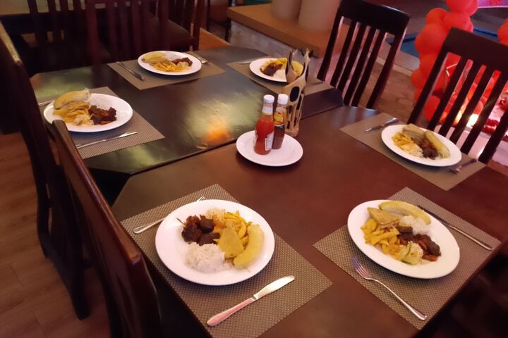Dining 7 of 11