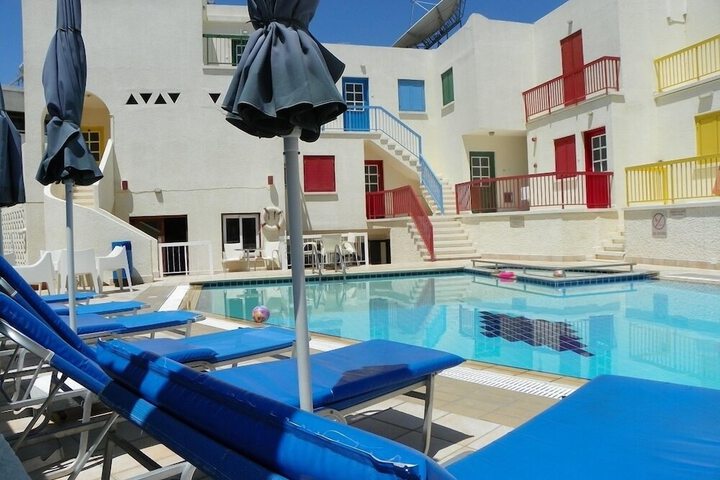 Hotel with Pool