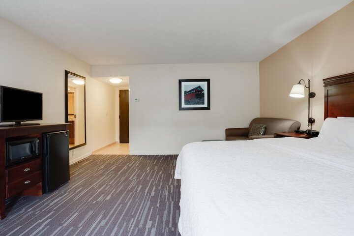 1 King Bed (1 of 10)