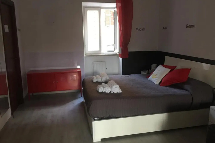 Room 5 of 24