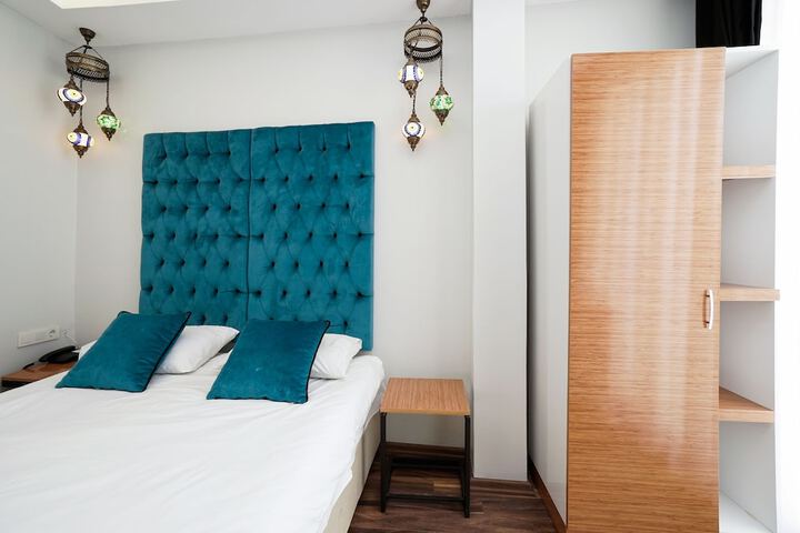 Room 12 of 41