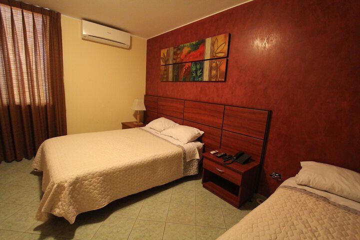 Room 25 of 46