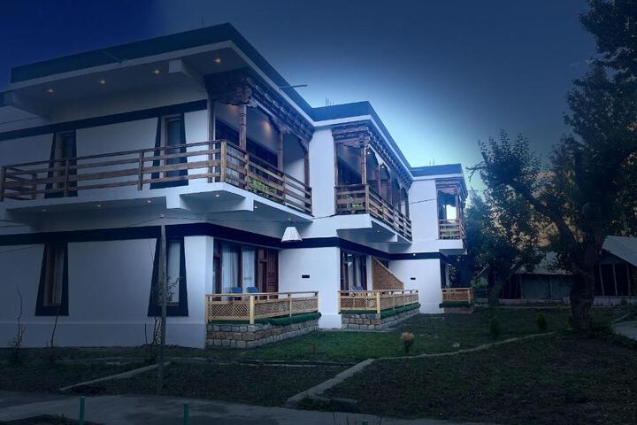 Summer-Retreat Nubra