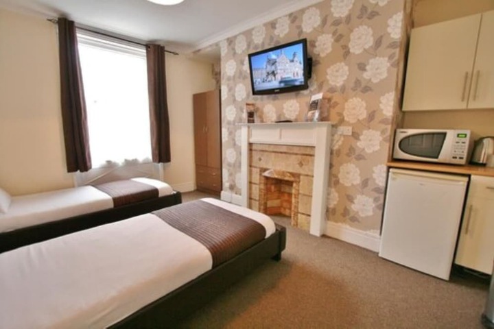 Room 3 of 34