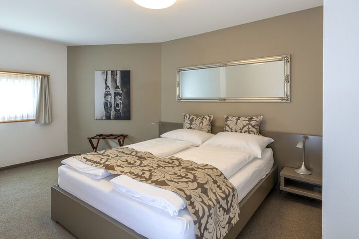 Room 10 of 39